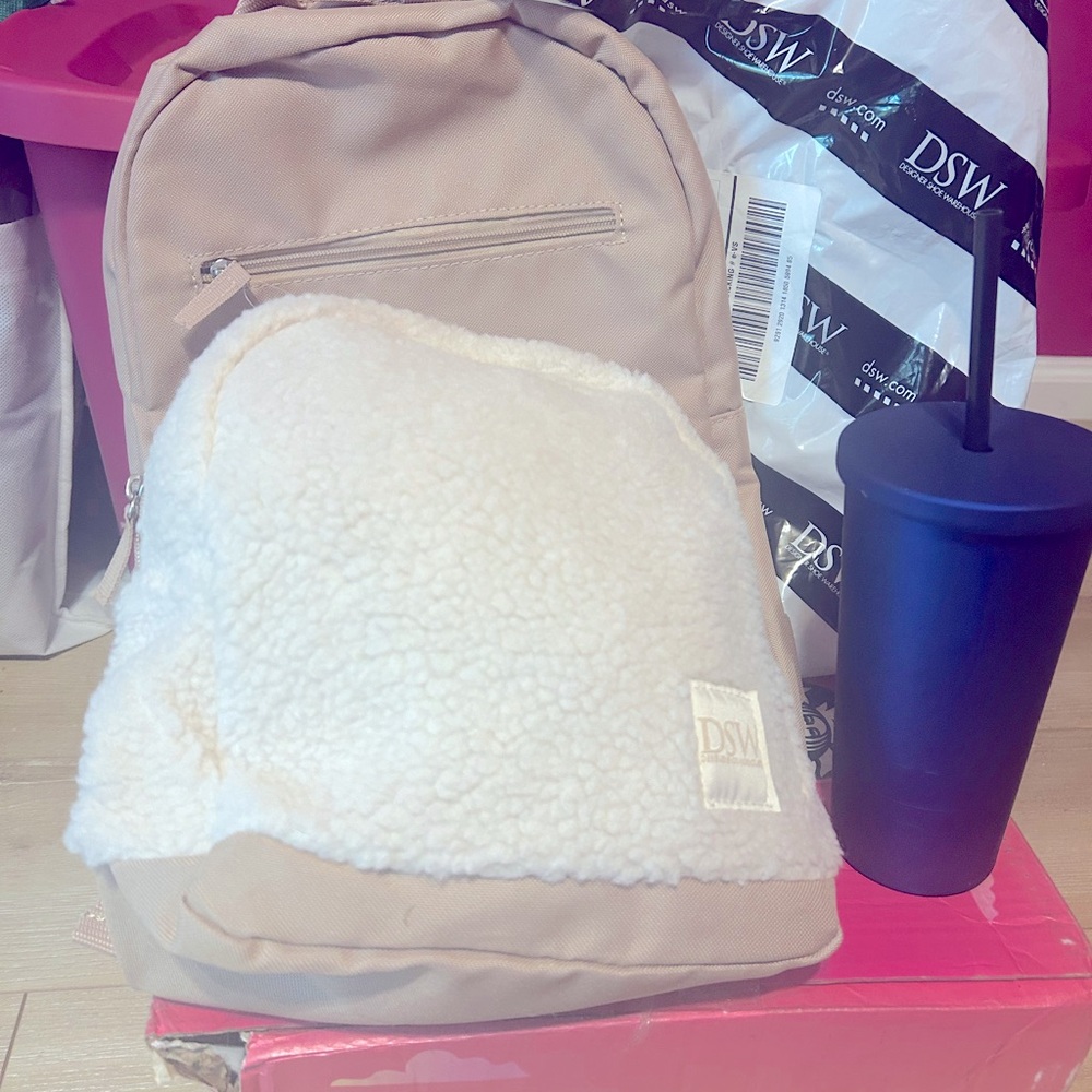 NWT STARBUCKS RESERVE Tumbler & 2- NWT  DSW SHEPA & Canvas BACKPACKS